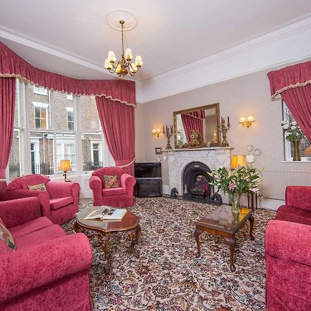 Alhambra Court Hotel York Bagian luar foto