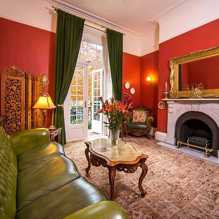 Alhambra Court Hotel York Bagian luar foto