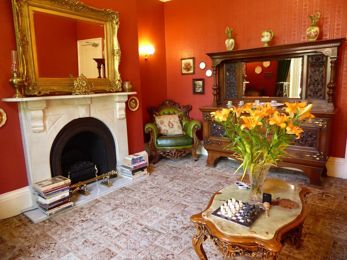 Alhambra Court Hotel York Bagian luar foto